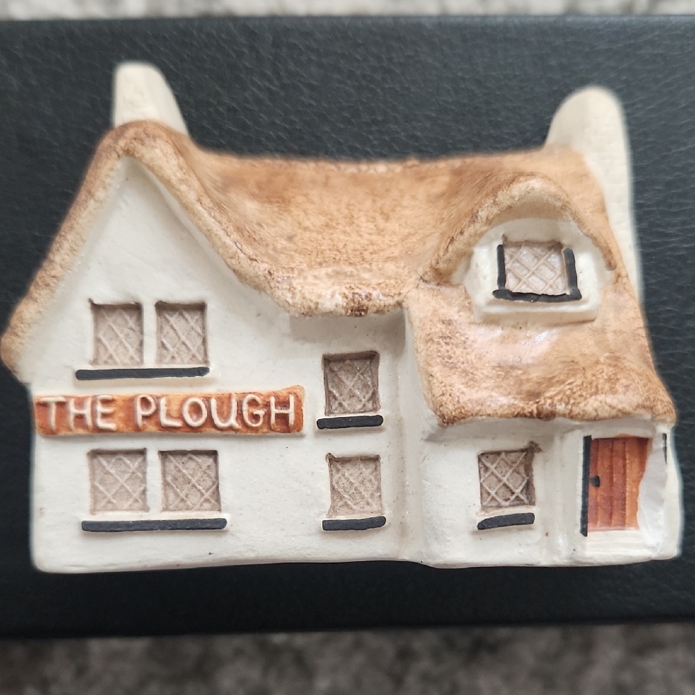 Phillip Laureston England, Charming Cottage Pottery with Thatched‎ Roof